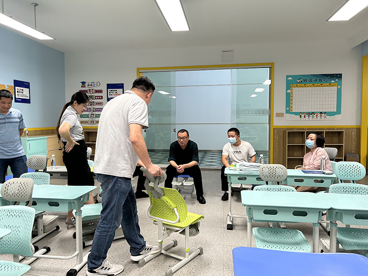 達州市政府駐深辦、達州區(qū)領(lǐng)導(dǎo)一行蒞臨博士有成參觀指導(dǎo)